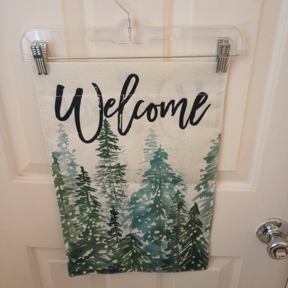 Winter welcome flag - Evergreens - Picture 2 of 2